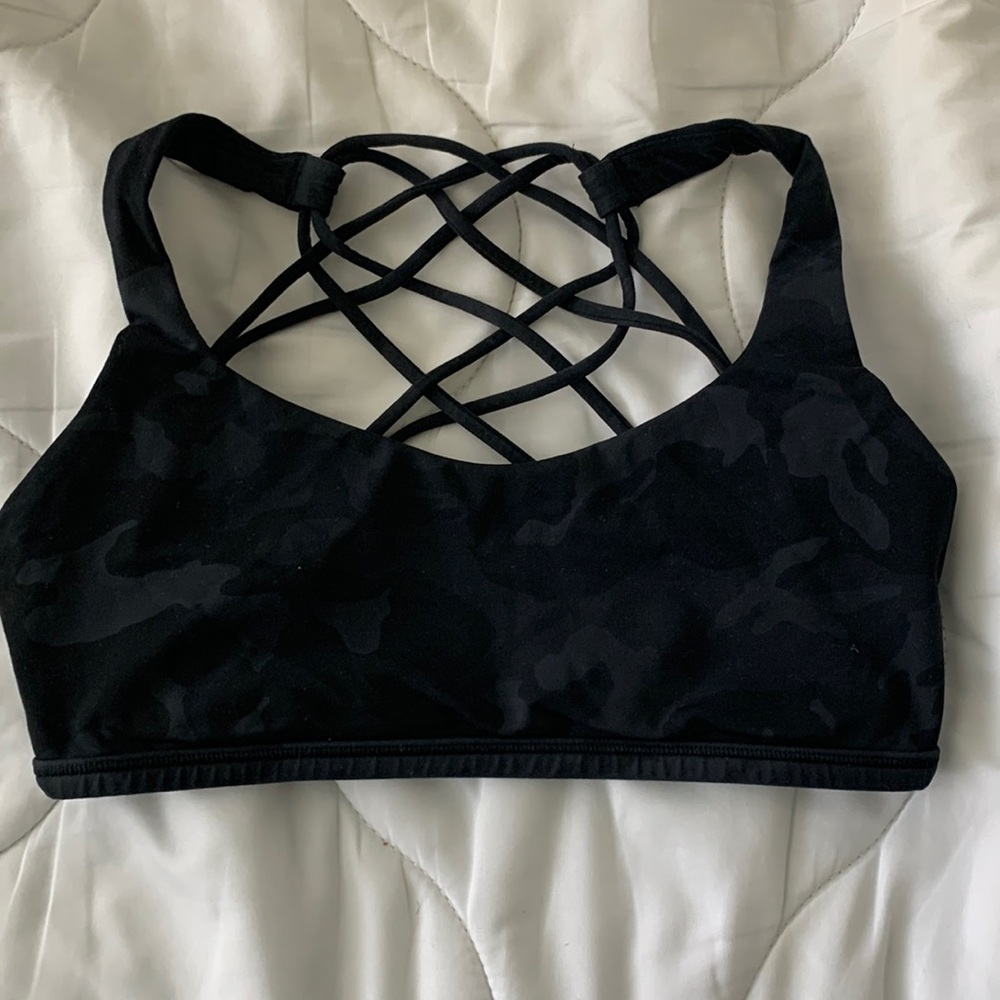 black camo lululemon sports bra